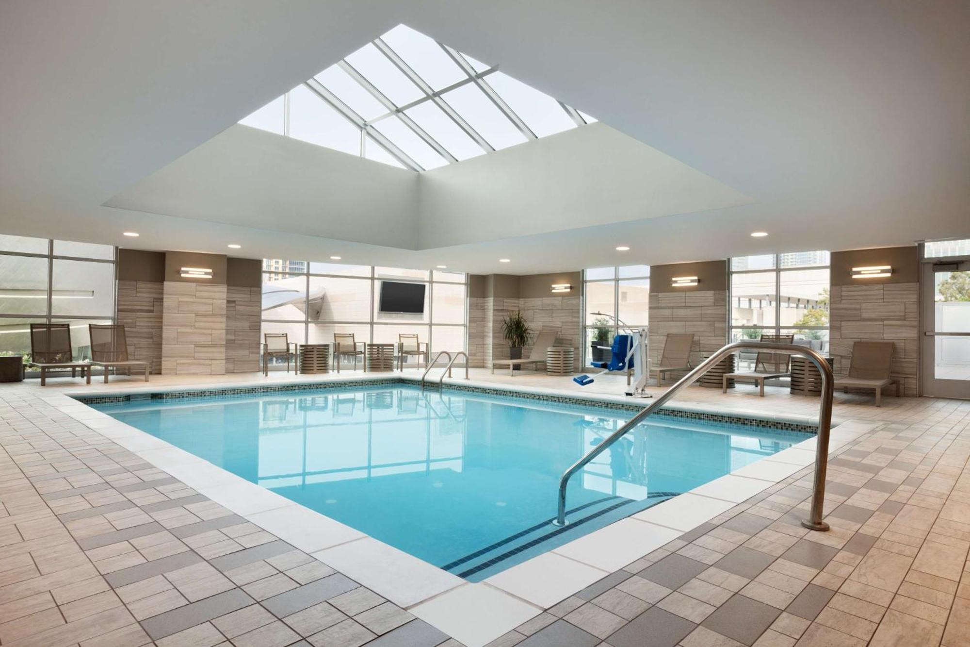 Embassy Suites By Hilton Charlotte Uptown Eksteriør billede